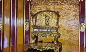Cận cảnh bảo vật quốc gia 'Ngai vua triều Nguyễn' sau hơn một năm phục hồi