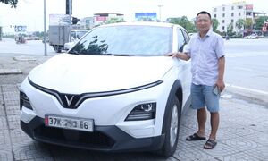 Chủ xe VF 6 tiết lộ lý do 'lớn gan' mua xe tặng vợ rồi 'chiếm' làm của riêng