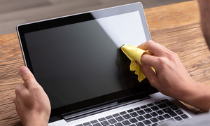 Cách tự vệ sinh laptop tại nhà