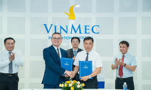 Bệnh viện Trung ương Huế chuyển giao kỹ thuật ghép thận cho Vinmec Nha Trang