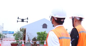 'Giải cứu' mẫu máu cấp cứu khỏi tắc đường nhờ thiết bị bay không người lái