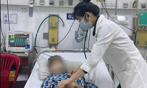 Hồi sinh ngoạn mục bệnh nhi ngưng tim kéo dài