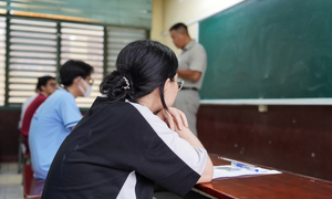 TP.HCM có 8 thí sinh thi phòng riêng, giám thị viết hộ bài