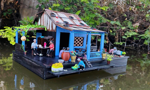 Tái hiện hồn quê miền Tây bằng những ngôi nhà thu nhỏ vạn người mê