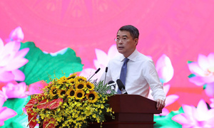 Thủ tướng làm việc với TP.HCM, phát động thi đua thực hiện mục tiêu tăng trưởng 2 con số