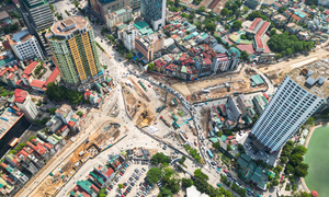 Đại công trường nhà ga metro số 5 tại nút giao Nguyễn Chí Thanh - La Thành