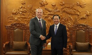 Trưởng Ban Tuyên giáo và Dân vận Trung ương tiếp Đại sứ Canada tại Việt Nam