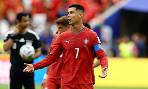 Ronaldo đá cả trận không sút trúng đích: 'Chẳng thiếu gì cả, bóng đá là thế'
