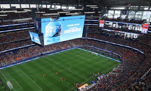 Đặc sản World Cup kiểu Mỹ: Nghỉ uống nước, kiếm bộn tiền quảng cáo
