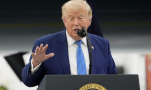 Ông Trump nói Iran sẽ không thu phí tàu thuyền qua eo biển Hormuz
