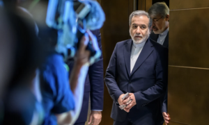 Mỹ-Iran xử lý sự cố tại Hormuz, Tehran nói một phần tài sản được dỡ phong tỏa