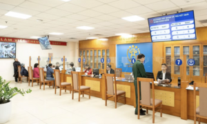 Xem xét trách nhiệm cán bộ yêu cầu cụ bà 97 tuổi phải đến phường làm thủ tục hành chính