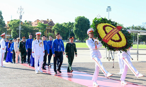 788 đại biểu Đại hội Đoàn toàn quốc dự lễ báo công và vào Lăng viếng Bác