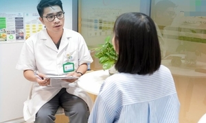 Bé gái 13 tuổi nhịn ăn sáng để khám tâm lý và câu nói khiến chuyên gia day dứt
