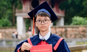 Nói với mẹ 'con chắc chắn đỗ', nam sinh thành thủ khoa chuyên Lý trường Chu Văn An