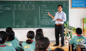 Tổng Bí thư, Chủ tịch nước: Nghiên cứu giảm biên chế quản lý, tăng giáo viên trực tiếp giảng dạy