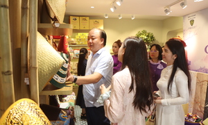 Từ sen Huế đến mè xửng, đặc sản cố đô chinh phục người tiêu dùng Hà Nội