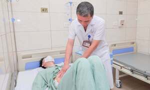 Vỡ ruột thừa sau một tuần đau bụng, tự uống thuốc tại nhà
