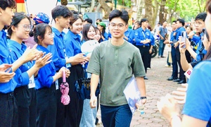 Hai thí sinh tự do giành thủ khoa toàn quốc C00 và D07