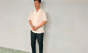 Khởi tố người đàn ông dùng ly thủy tinh đánh nữ nhân viên quán karaoke