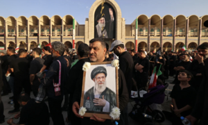 Người dân đổ về Tehran tham dự lễ tang của cố Lãnh tụ Tối cao Iran