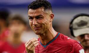 Ronaldo bật khóc nức nở trong ngày chia tay World Cup