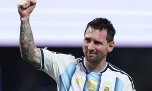 Argentina ngược dòng không tưởng, Messi thốt lên 'điên rồ'