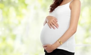 Ra máu suốt 3 tháng, phát hiện thai 16 tuần kèm biến chứng nguy hiểm