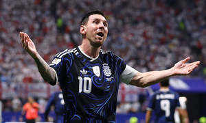 Messi 'chấp' đối thủ 80 phút, Argentina bản lĩnh đáng sợ