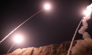Khoảnh khắc tên lửa Iran xuyên lưới Patriot, đánh trúng căn cứ Jordan