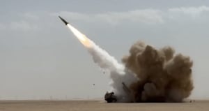Mỹ cạn tên lửa PrSM, buộc phải dùng ATACMS đời cũ tấn công Iran?