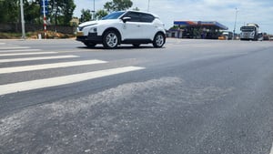 Cận cảnh dự án đường gần 1,4km hơn 100 tỷ chưa bàn giao đã lún ở Huế