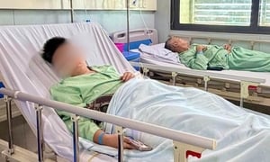 Chiếc bút bi đâm thủng trực tràng bé trai 12 tuổi