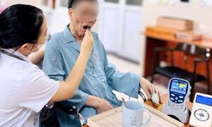 Cả năm kiệt sức chữa viêm phổi không khỏi, bất ngờ phát hiện nguyên nhân