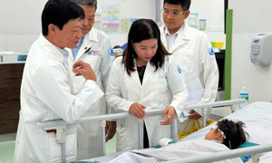 Vụ cháy xe khách ở Đồng Nai: Một bệnh nhi sẽ được phẫu thuật cắt lọc, ghép da