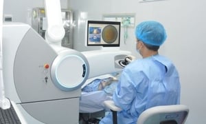  Bệnh viện Mắt Trung ương lên tiếng về nghi vấn thay đổi phương pháp mổ mắt
