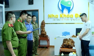 Mặc blouse, xưng 'bác sĩ 20 năm kinh nghiệm' để lừa bệnh nhân, thu hàng tỷ đồng
