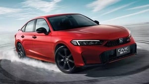 Tin xe 27/7: Honda Civic 2026 thêm S+ Shift, BYD Qin Max sạc 9 phút đầy pin