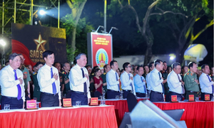 Lãnh đạo Đảng, Nhà nước, khán giả xúc động rơi lệ xem chương trình 'Sao sáng dẫn đường'