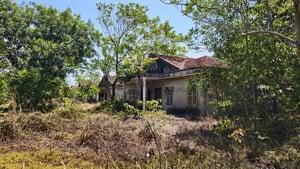 Hoang phế khu du lịch hơn 2 thập kỷ ‘ngốn’ hàng trăm hecta ‘đất vàng’ ven biển 