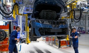 Bên trong Debrecen, nơi BMW xây dựng nhà máy của tương lai