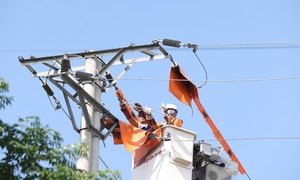 Từ bản lĩnh người thợ hotline đến tầm nhìn quản trị của EVNNPC
