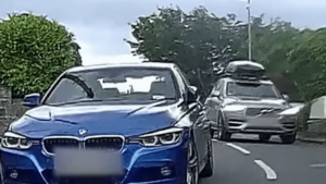 Người đi xe đạp quay clip tố ô tô 'chạy láo', không ngờ chính mình bị phạt nặng