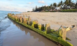 Cận cảnh tàu cổ sắp được khai quật sau gần 3 năm lộ thiên ở ven biển Hội An