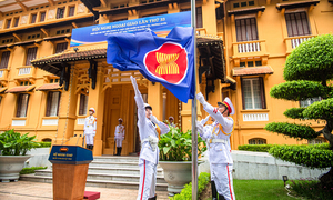Lễ thượng cờ kỷ niệm 31 năm Việt Nam tham gia ASEAN