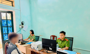Livestream cổ súy việc đi xe máy bốc đầu, nam thanh niên bị phạt 12,5 triệu 