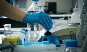 Vaccine ung thư Nga có kết quả khả quan bước đầu: Chuyên gia ung bướu nói gì?