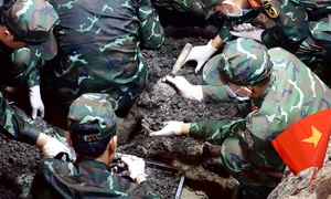Tìm được thêm 14 hài cốt liệt sĩ tại Công viên Lê Thị Riêng