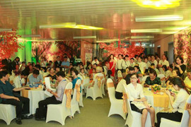 FLC Star Tower 'nhuộm' sắc vàng Mùa thu Châu Âu