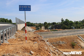 Ảnh: Cao tốc Đà Nẵng – Quảng Ngãi vẫn ngổn ngang sau ngày thông xe